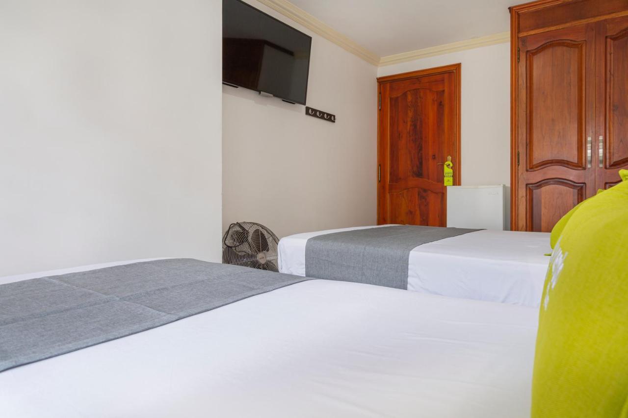 Hotel Boutique Laureles Home - Ayenda 1258 (Adults Only) Medellin Ngoại thất bức ảnh