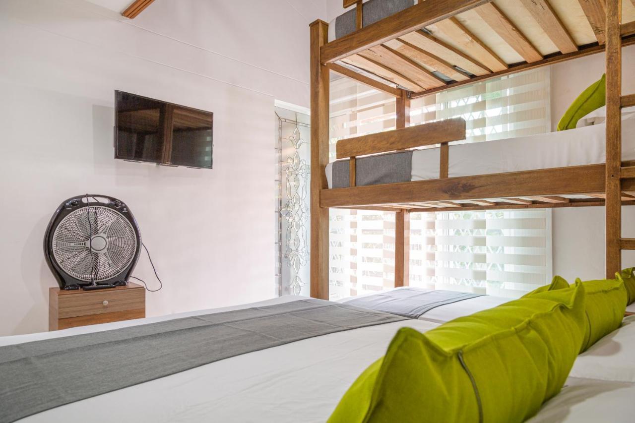 Hotel Boutique Laureles Home - Ayenda 1258 (Adults Only) Medellin Ngoại thất bức ảnh