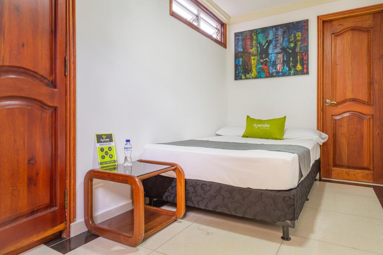 Hotel Boutique Laureles Home - Ayenda 1258 (Adults Only) Medellin Ngoại thất bức ảnh