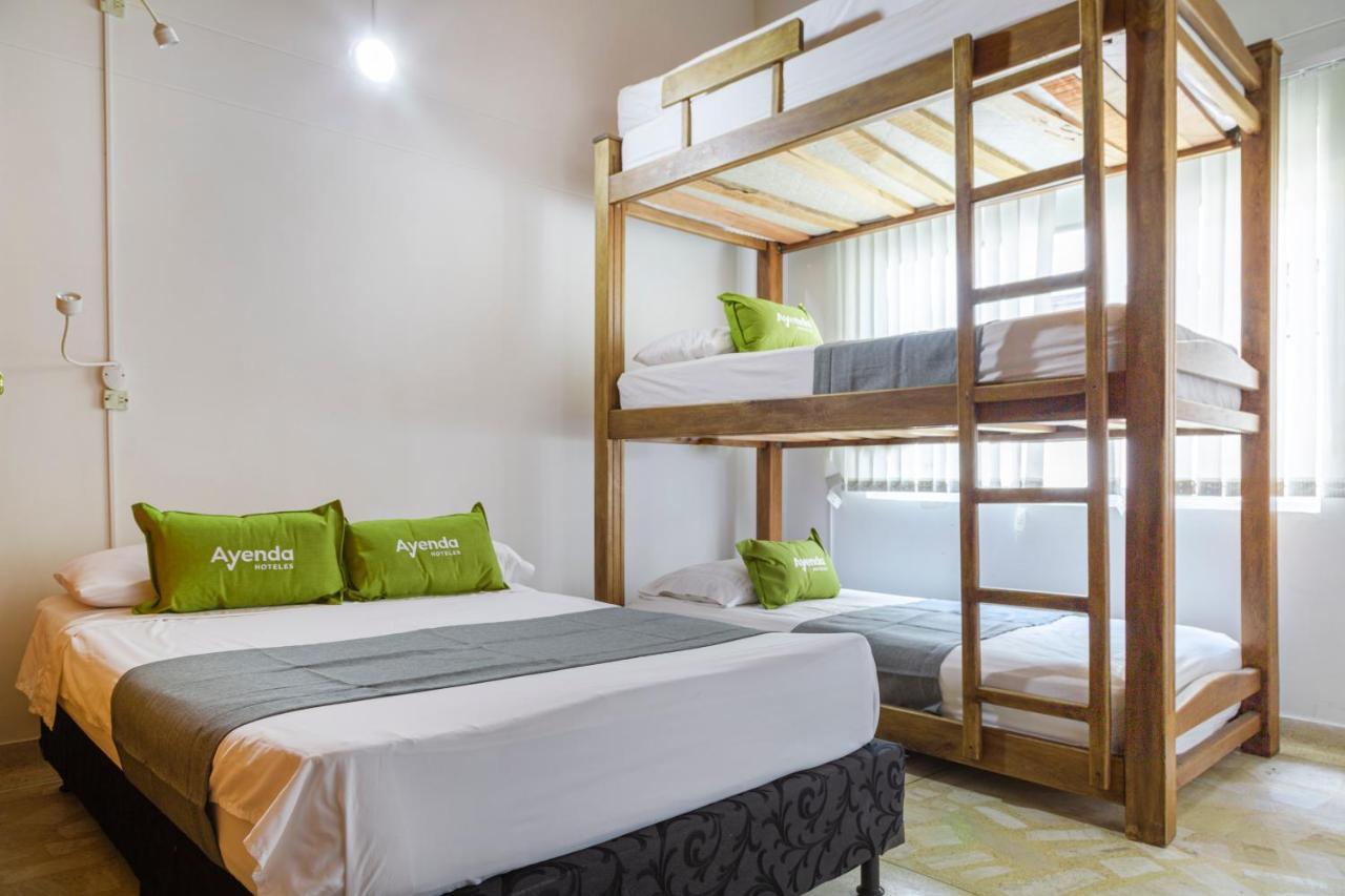 Hotel Boutique Laureles Home - Ayenda 1258 (Adults Only) Medellin Ngoại thất bức ảnh